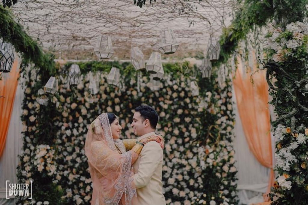 candid pose for brides for wedding photography